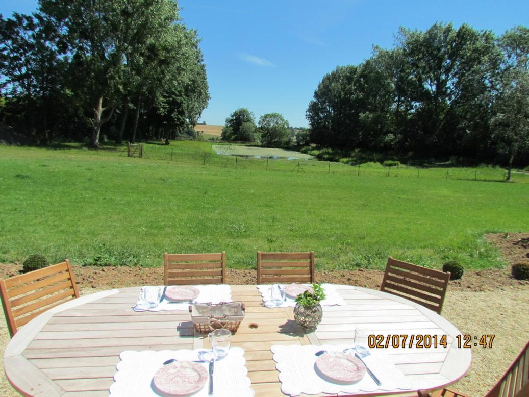 L'Orangerie Du Grand Jardin Villa Condé-sur-Seulles Екстериор снимка