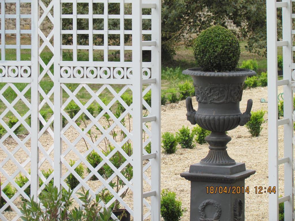 L'Orangerie Du Grand Jardin Villa Condé-sur-Seulles Екстериор снимка
